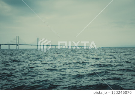 the oresund bridge between denmark and sweden 133246070