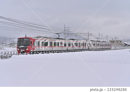 雪の各務原線を行く名鉄9500系 9506編成 133249280