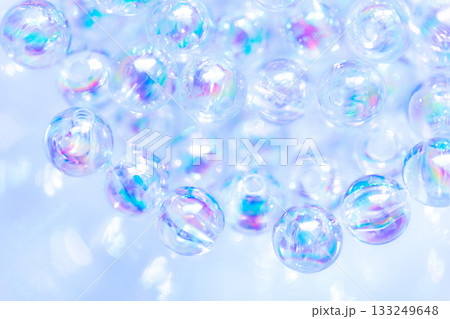 ガラス玉・キラキラ 背景素材 133249648