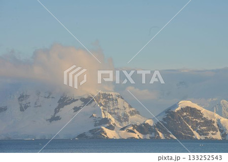 究極の秘境　南極大陸　夏風景 133252543