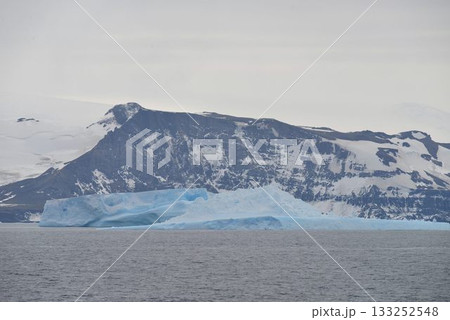 究極の秘境 南極海域 サウスシェトランド諸島 夏風景 究極の秘境 南極海域 サウスシェトランド諸島 夏風景 133252548