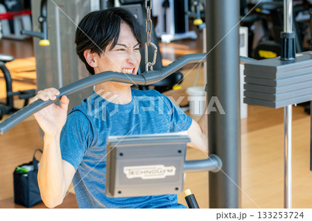 ラットプルダウンマシン 133253724