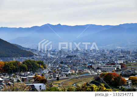 敷島総合公園付近より甲府盆地／甲府駅方面を望む(山梨県甲斐市)【2025.11】 133254771