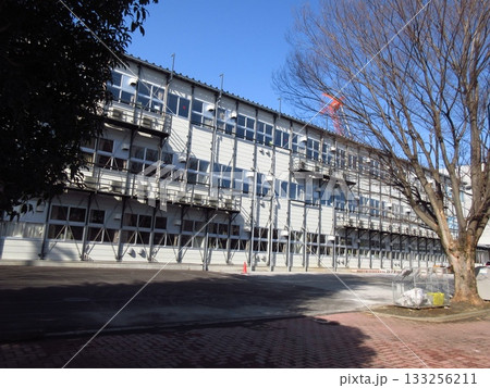 建て替え工事中の「府中市立府中第一中学校」 建て替え工事中の「府中市立府中第一中学校」 133256211