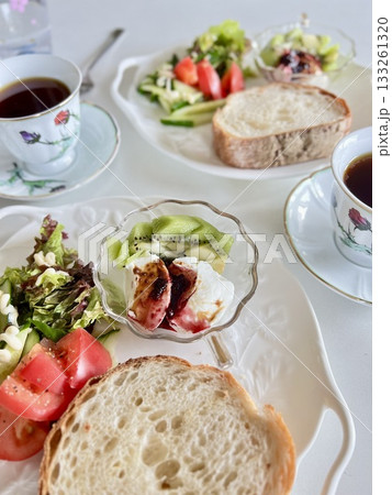 健康　ワンプレ－ト朝食　パン 133261320