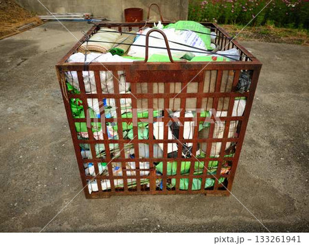 産業廃棄物 　 133261941