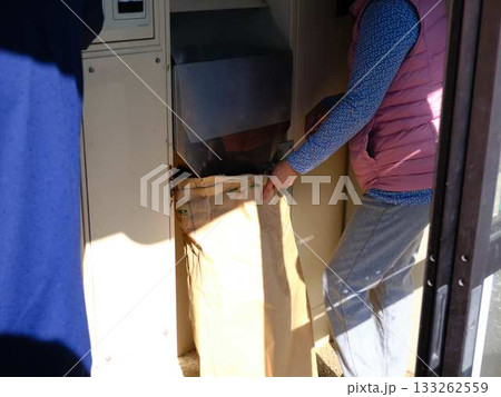 コイン精米 令和の米騒動 コイン精米 令和の米騒動 133262559