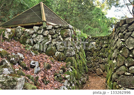 高鉢山風穴 133262996