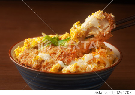 カツ丼 133264708