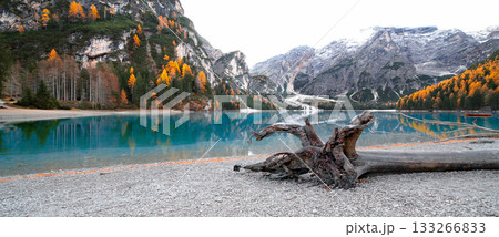 Anamorphic Lens - Fantastic autumn landscape on Lake Braies 133266833