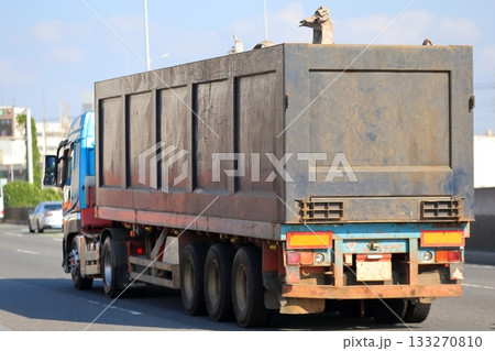 スクラップ運搬車両 133270810