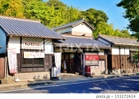 島根県松江市　塩見縄手の風景 133272614