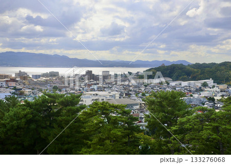 天守閣からの眺め・松江城（島根県・松江市） 133276068