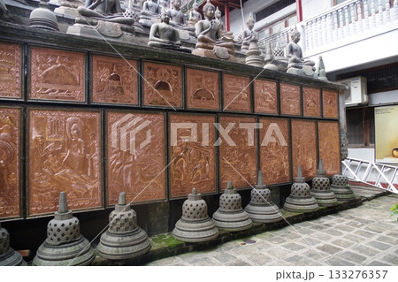 スリランカ　コロンボ　ガンガラーマ寺院 133276357