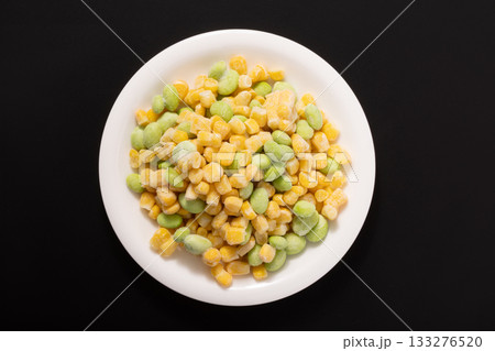 ［冷凍食品］枝豆コーン 133276520