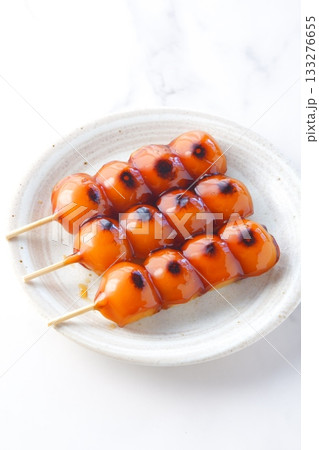 串団子 - 醤油のたれが香ばしい、おいしそうな、みたらし団子 133276655