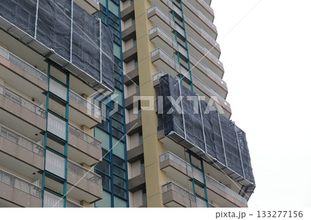修繕中のタワーマンション 133277156