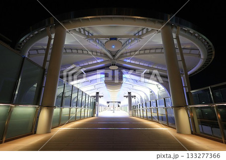 【Osaka Metro】夜の大阪港駅（中央線） 133277366