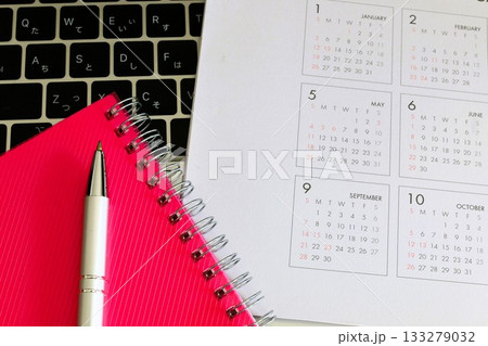 ノートとカレンダー スケジュール管理 シフト調整 3:2 ノートとカレンダー スケジュール管理 シフト調整 3:2 133279032