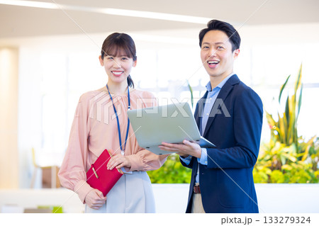 ビジネス ビジネスパーソンのポートレート 撮影協力:学校法人電波学園 東京電子専門学校 ビジネス ビジネスパーソンのポートレート 撮影協力:学校法人電波学園 東京電子専門学校 133279324