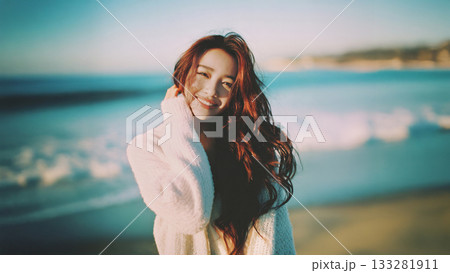 海岸に立つ女性 海岸に立つ女性 133281911