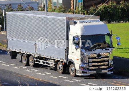 物流トラック 133282286
