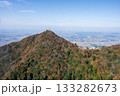 紅葉が始まった晩秋の筑波山頂付近 133282673