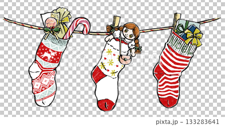 赤い縞の紐にぶら下げられたいろいろなプレゼントの入った3種類のクリスマスの靴下 版画風 赤い縞の紐にぶら下げられたいろいろなプレゼントの入った3種類のクリスマスの靴下 版画風 133283641