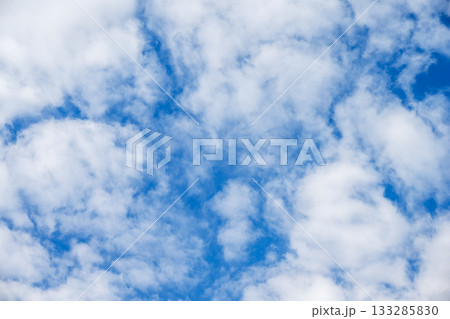 秋の空 青空 空 晴れ 11月 【神奈川県 厚木市】 133285830