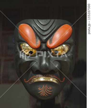 日本芸術文化の伝統的演戯鬼面の黒鬼(コッキ) 日本芸術文化の伝統的演戯鬼面の黒鬼(コッキ) 133287300