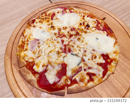 とろとろチーズのマルゲリータピザ とろとろチーズのマルゲリータピザ 133289172
