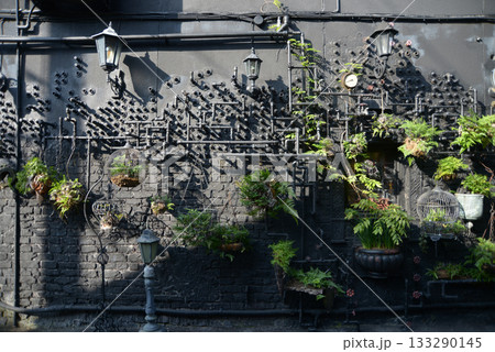 街角の風景　スケッチ写真 133290145