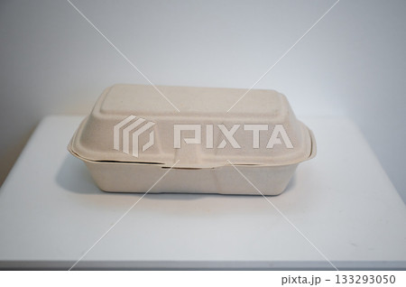 Closed eco-friendly disposable food container made of biodegradable material  133293050