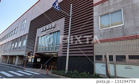 阪急宝塚線の岡町駅 133294759