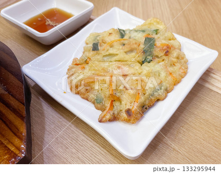 チヂミ ニラとねぎのサクッとした韓国風お好み焼き チヂミ ニラとねぎのサクッとした韓国風お好み焼き 133295944