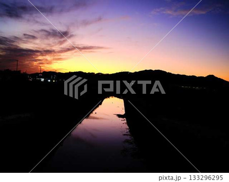 夕焼け 133296295