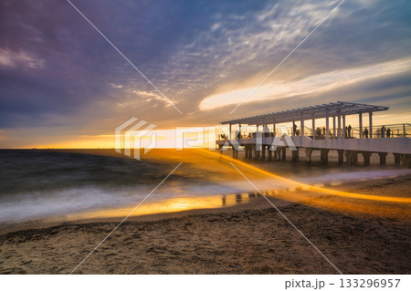 幻想的な光の波 幻想的な光の波 133296957