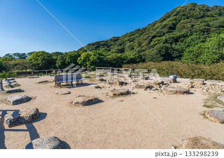 山口県萩市　萩城跡の天守の礎石 133298239