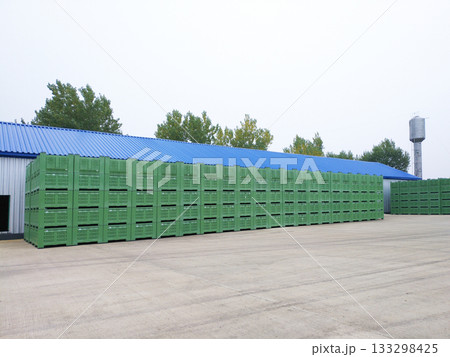 plastic containers for harvesting and storing agricultural crops. plastic containers for harvesting and storing agricultural crops. 133298425