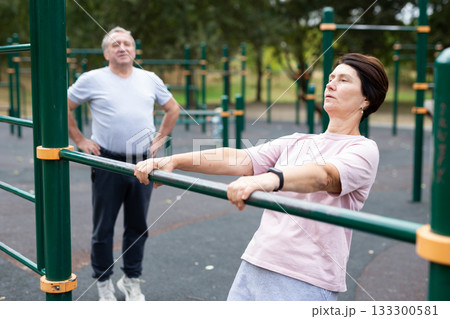 Playing sports at retirement age prolongs life and gives joy 133300581