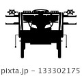 正面から見た田植え機（農業機械）の白黒シルエット 133302175