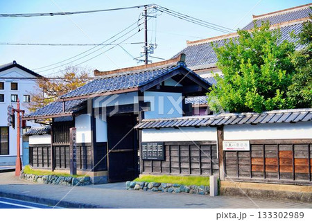 松江市　塩見縄手 小泉八雲記念館の風景 133302989