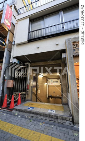 東京メトロ東西線、有楽町線、南北線、都営地下鉄大江戸線の飯田橋駅B3番出入口 東京メトロ東西線、有楽町線、南北線、都営地下鉄大江戸線の飯田橋駅B3番出入口 133304642