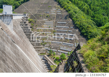 森町の太田川ダムのダム湖(かわせみ湖)の風景(静岡県) 森町の太田川ダムのダム湖(かわせみ湖)の風景(静岡県) 133304767