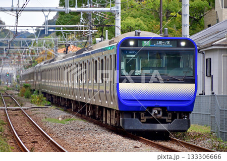 横須賀線 北鎌倉-大船 JR東日本 E235系1000番台 F-08編成(鎌倉) 横須賀線 北鎌倉-大船 JR東日本 E235系1000番台 F-08編成(鎌倉) 133306666