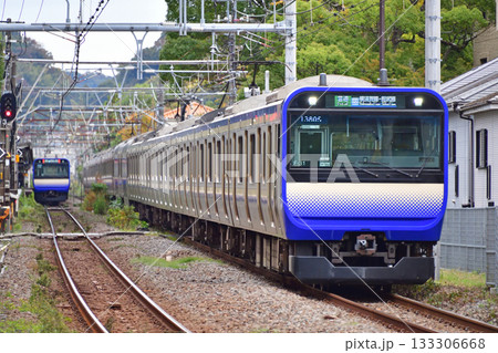 横須賀線　北鎌倉－大船　JR東日本　E235系1000番台　F-31編成（鎌倉） 133306668