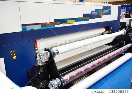 Rolls paper and fabric in plotter Rolls paper and fabric in plotter 133306855