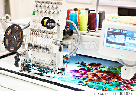 Embroidery industrial machine 133306875