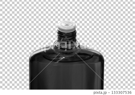【切り抜き透過背景素材】スクリューキャップを開けた育毛剤の黒色半透明のボトル 133307536