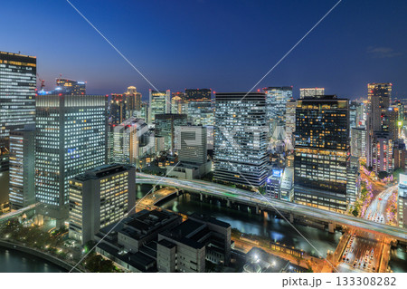 大阪中之島と梅田の夕景 (大阪府大阪市北区) 大阪中之島と梅田の夕景 (大阪府大阪市北区) 133308282